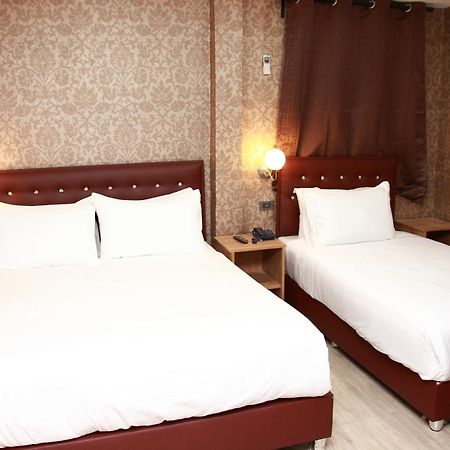 Harrys Suite Hotel Bangkok Ngoại thất bức ảnh