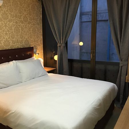 Harrys Suite Hotel Bangkok Ngoại thất bức ảnh