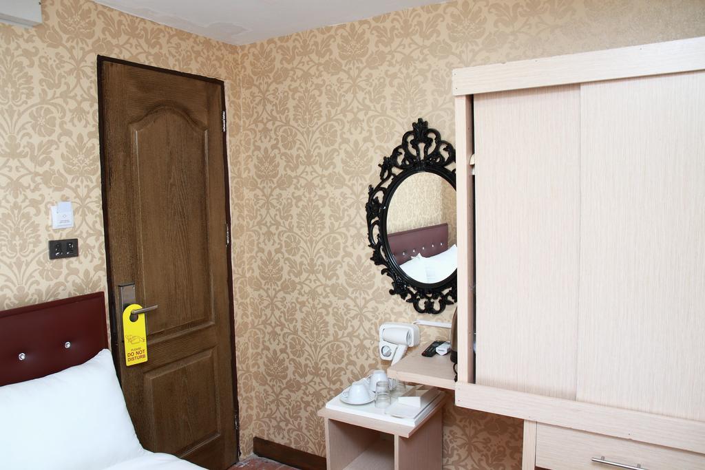 Harrys Suite Hotel Bangkok Phòng bức ảnh