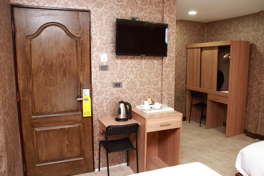 Harrys Suite Hotel Bangkok Phòng bức ảnh