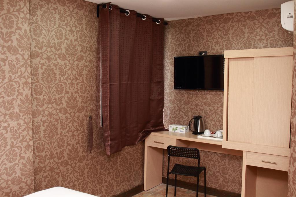 Harrys Suite Hotel Bangkok Phòng bức ảnh