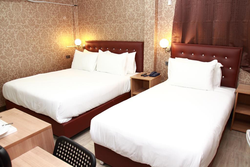 Harrys Suite Hotel Bangkok Phòng bức ảnh