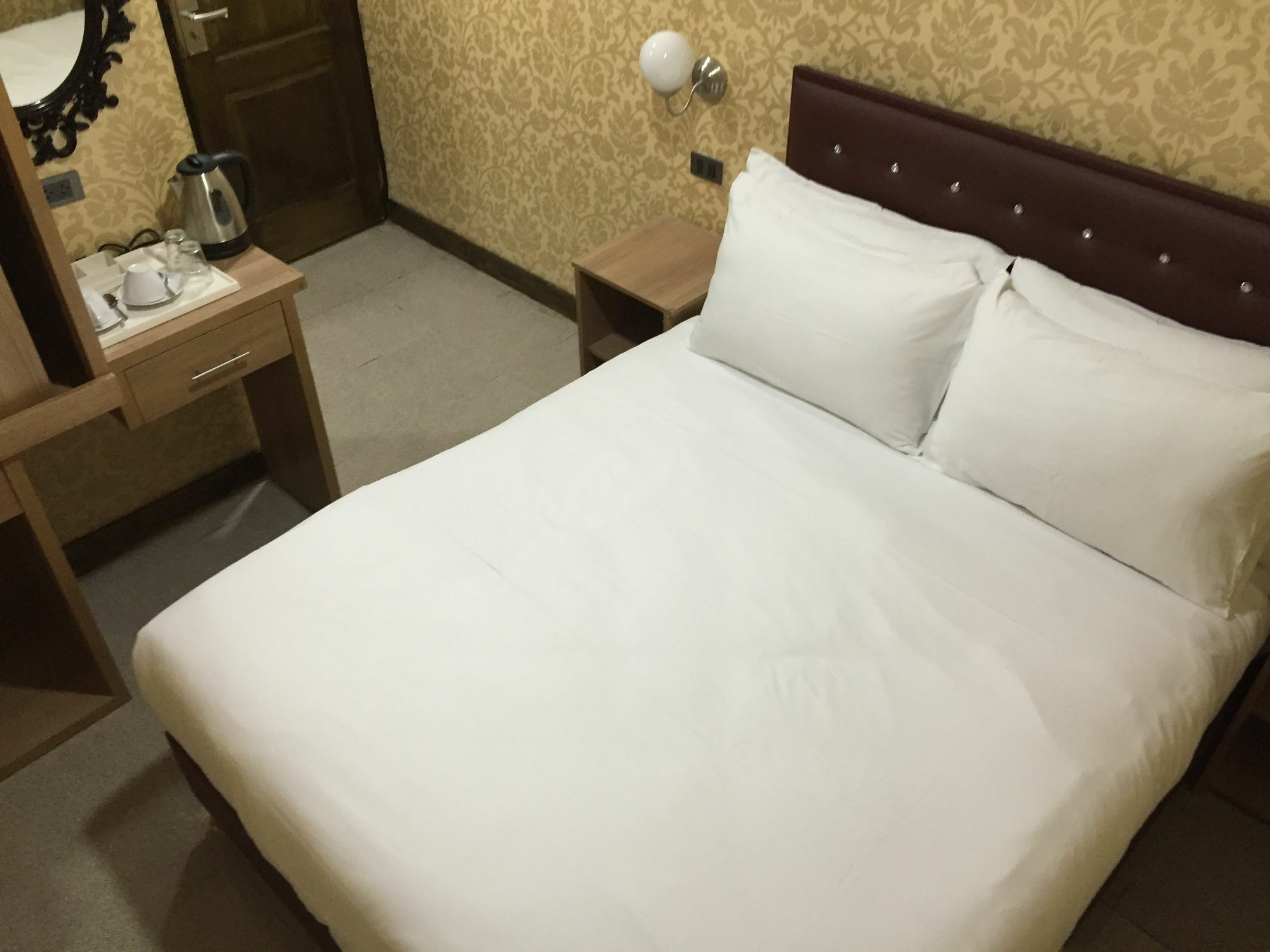 Harrys Suite Hotel Bangkok Ngoại thất bức ảnh